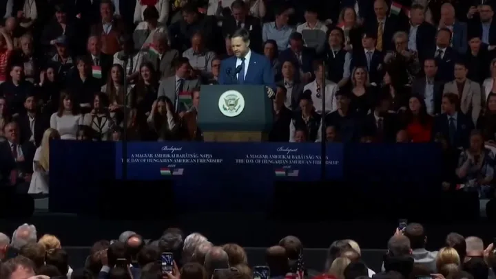 JD Vance's Awkward Rally Moment as Trump Call Fails