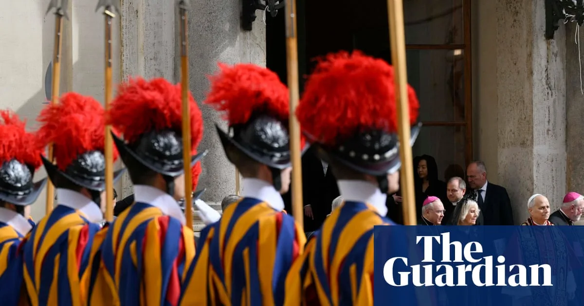 Vatican Swiss Guard Investigated for Alleged Spitting Gesture at Jewish Women