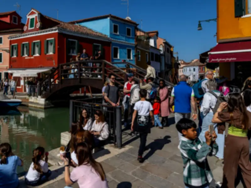 Venice Tourist Nearly Fined £86 for Sitting on Step While Eating Ice Cream