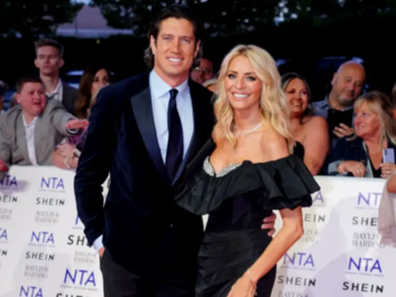 Vernon Kay Likes Tess Daly's Greece Bikini Pics After Split