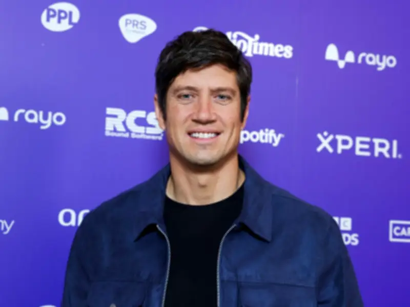 Vernon Kay Says He Will Miss Gary Davies Before Sara Cox Takes Over BBC Radio 2 Breakfast Show