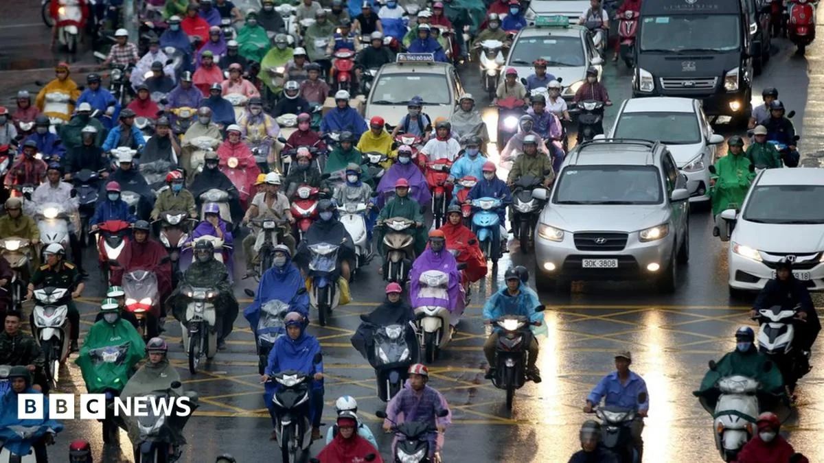 Hanoi Plans to Ban Motorbikes by 2030 to Tackle Pollution