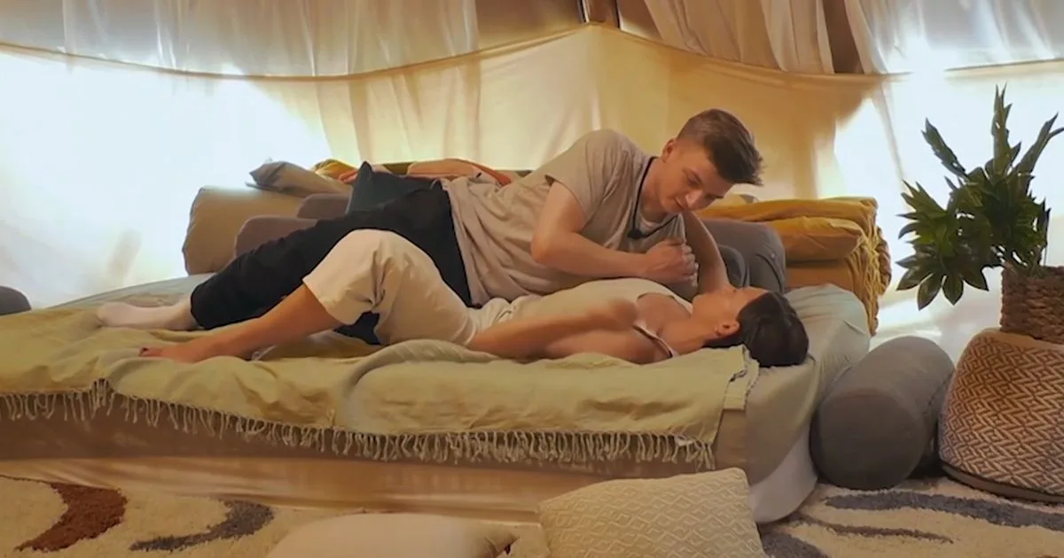 Virgin Island Star Banned from Contacting Therapist After On-Screen Encounter