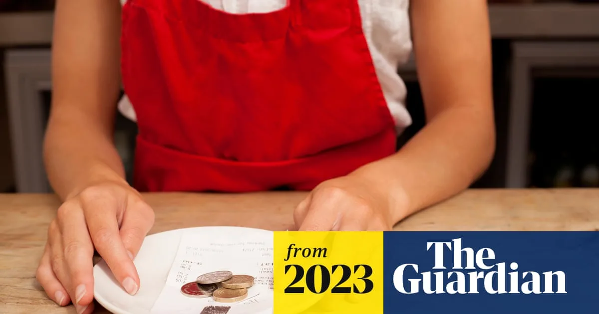 Tipping Etiquette Debate Reignited After Waitress Slams European Tourists