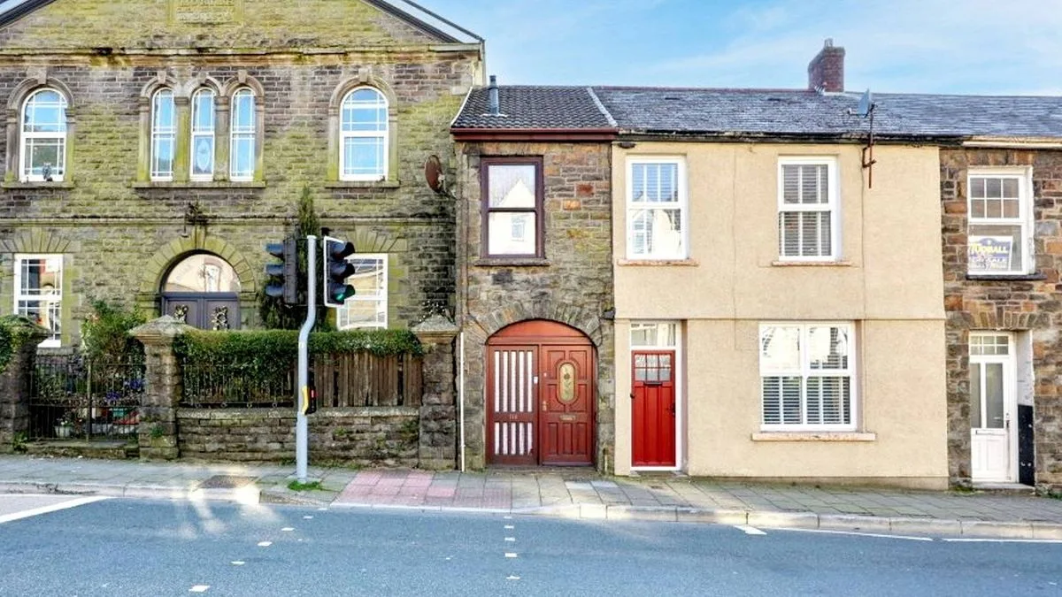 Wales' Slimmest Cottage Sells for £45,000 at Auction