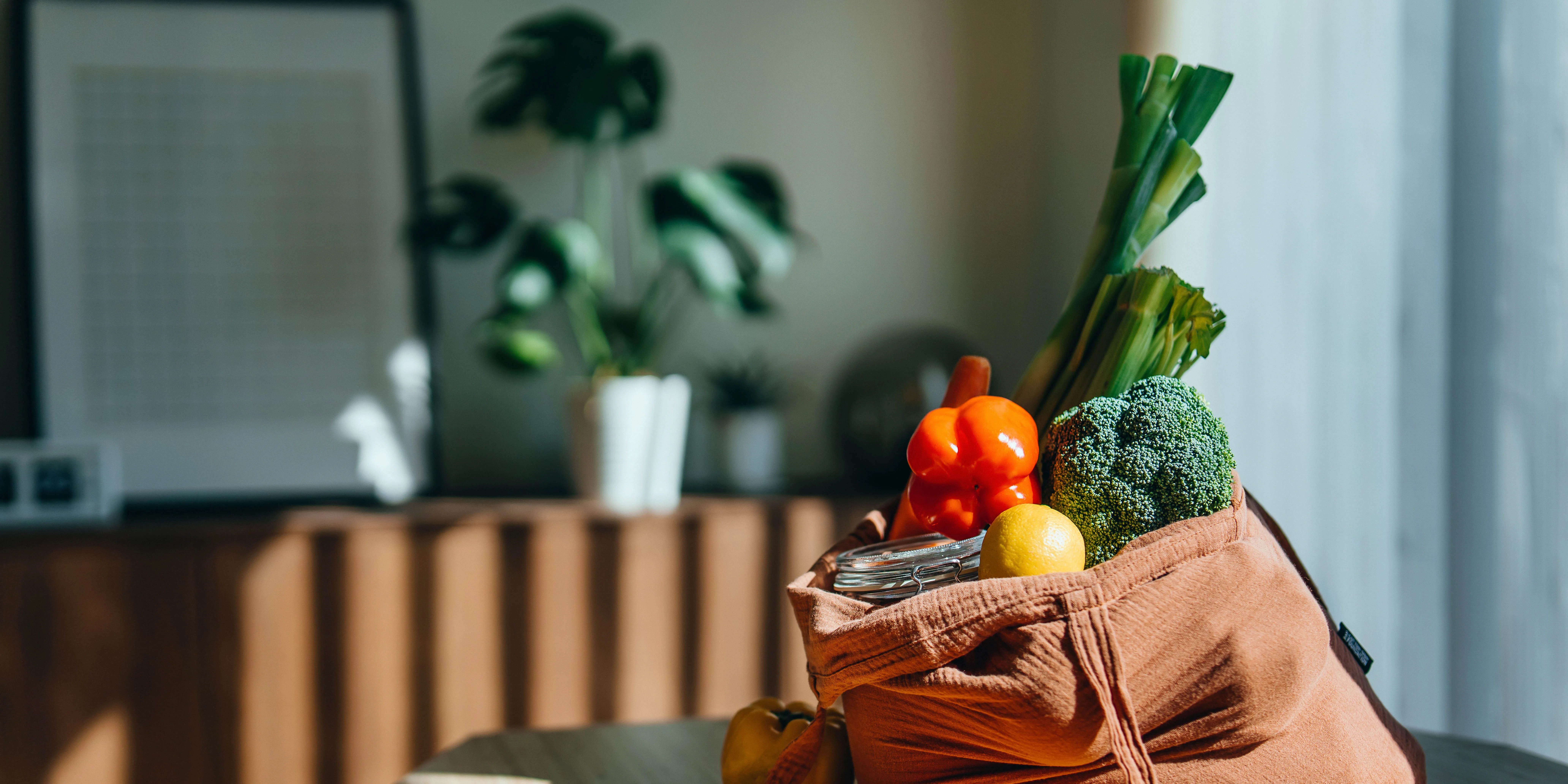 21 Dietitian-Approved Ways to Lose Belly Fat After 50 Without Exercise