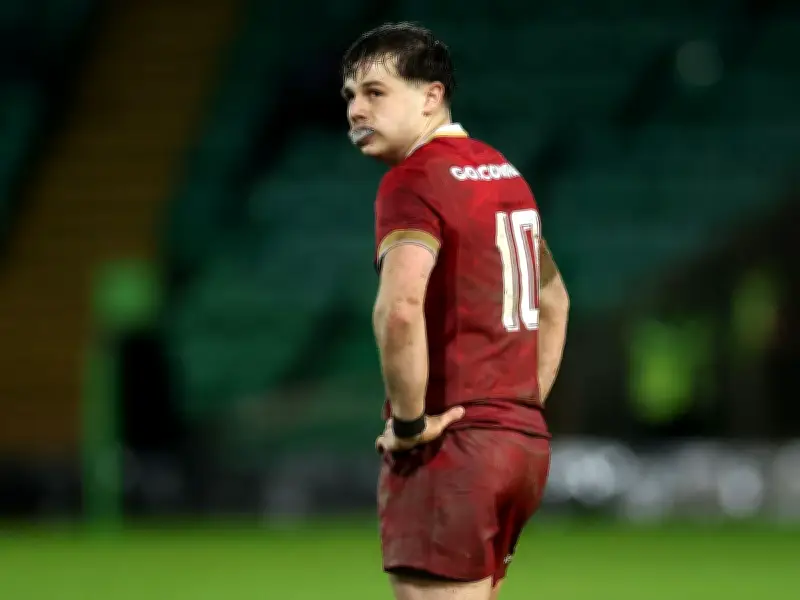 Welsh rugby teen Carwyn Leggatt-Jones directs Test stars at age 18
