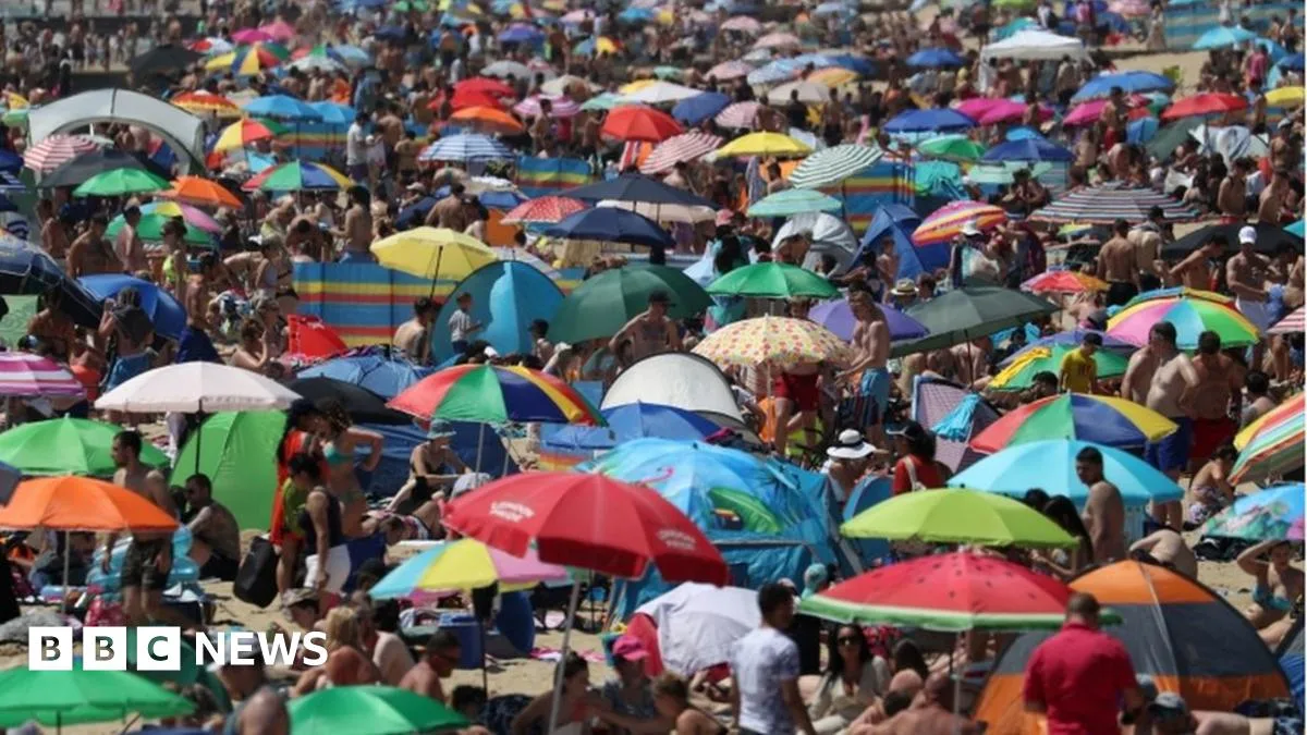 Major Incident Declared as Thousands Flock to Bournemouth Beach