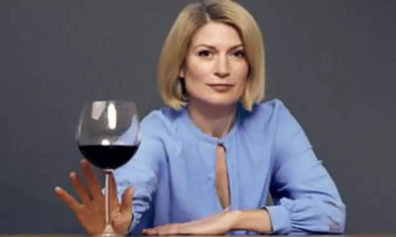 What Happens When You Quit Alcohol for a Month? Day-by-Day Effects