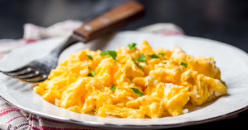 Why Adding Orange Juice to Scrambled Eggs Makes Them Creamier