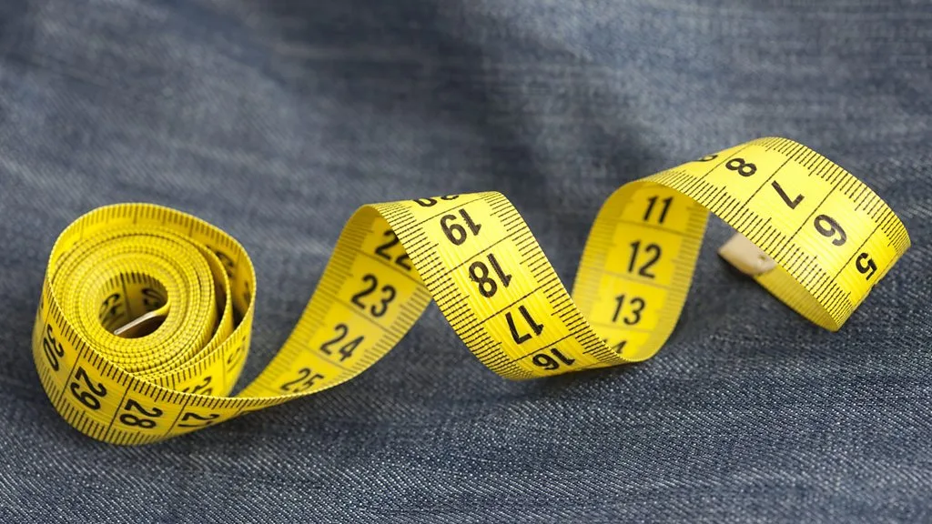 Viral Jeans Photo Exposes Chaos of Women's Clothing Sizes