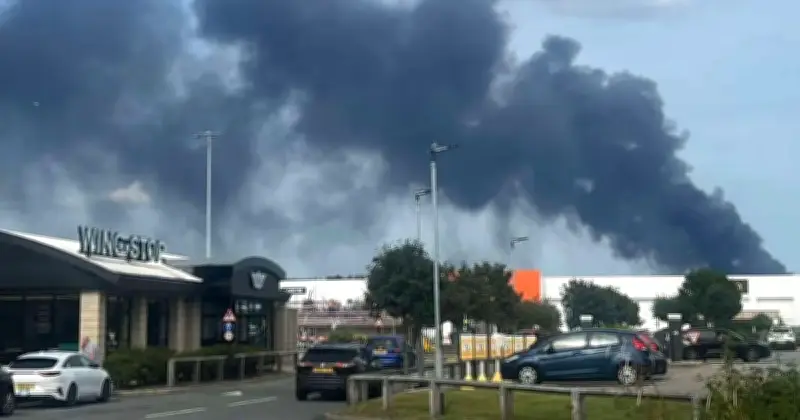 Widnes Fire LIVE: Huge Blaze Erupts, Entire Sky Turns Black with Smoke