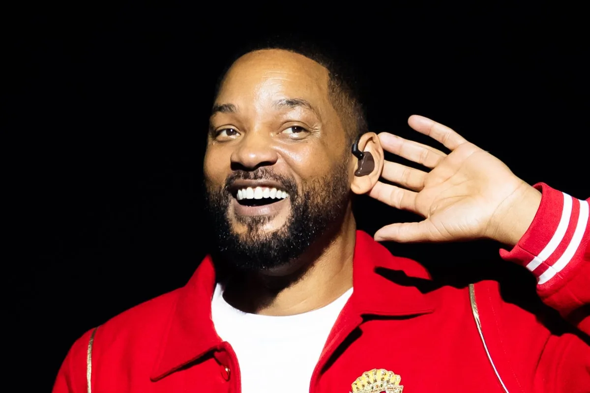 Will Smith responds to AI crowd video accusations with cat-themed parody