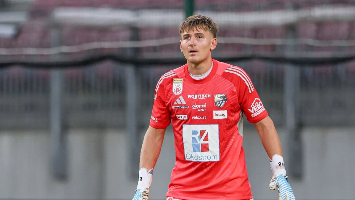 Celtic and Wolves Target Austrian Keeper Nikolas Polster