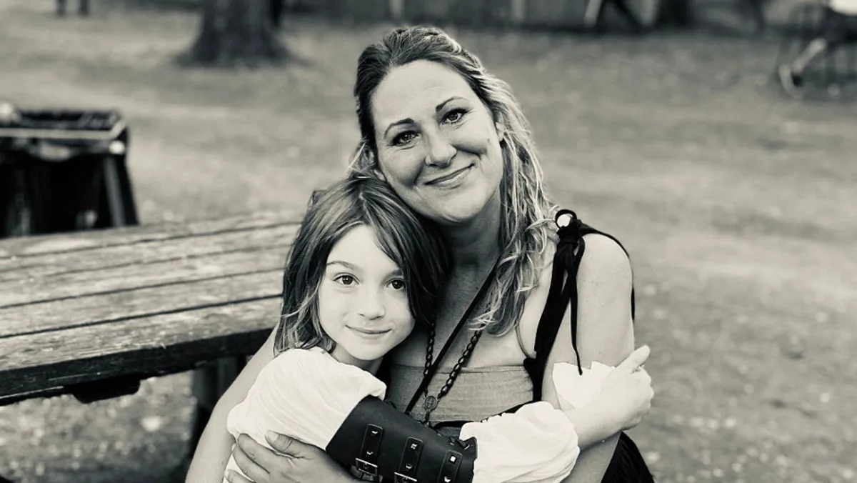 Woman, 44, Dies on Heathrow Flight After Falling Asleep on Mother's Shoulder