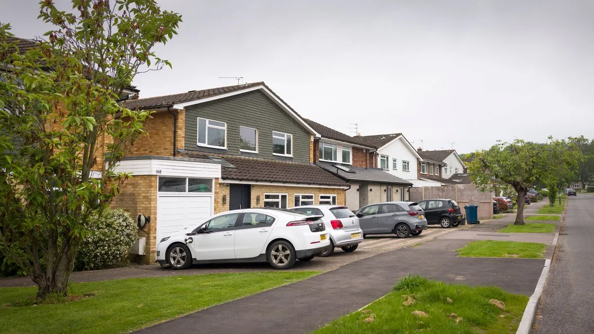 Woman Refuses to Move Car After Neighbour Calls Her 'Scumbag' for Blocking Driveway