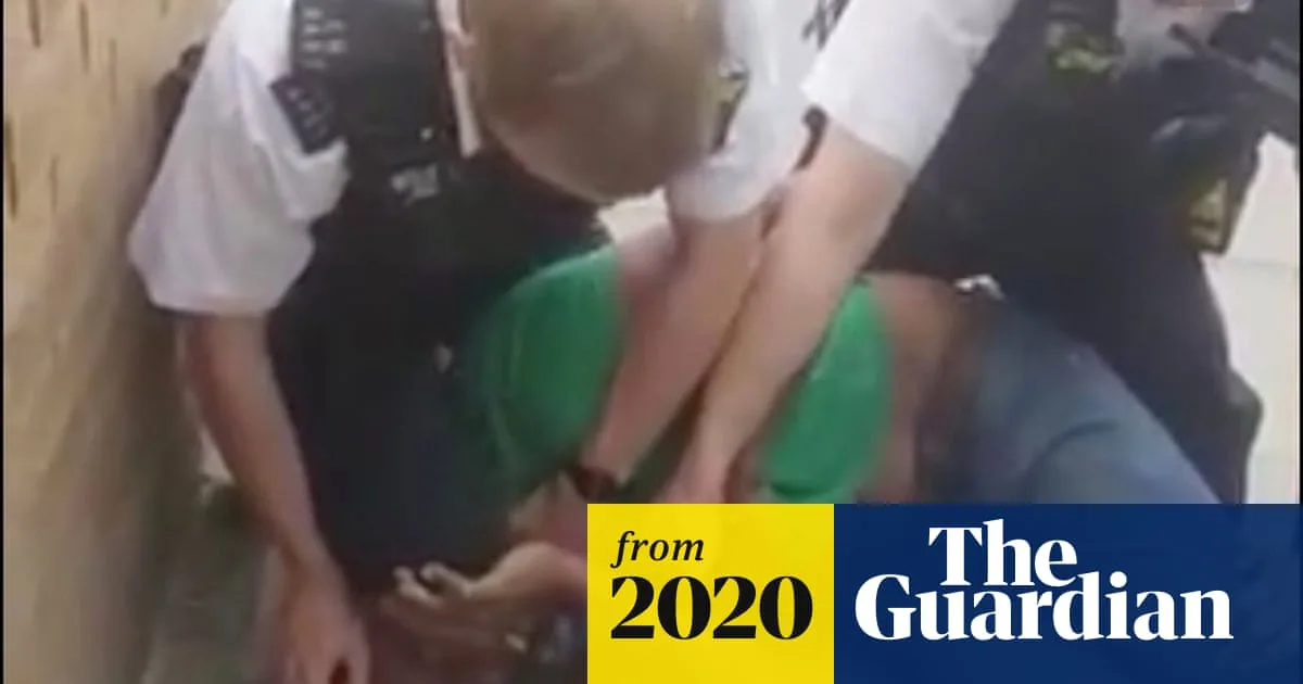 Met Police officer suspended after video shows knee on suspect's neck