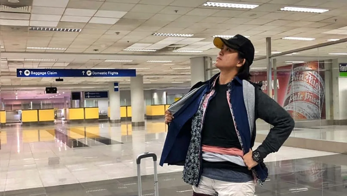 Woman Wears 2.5kg of Clothes to Avoid Ryanair Excess Baggage Fee