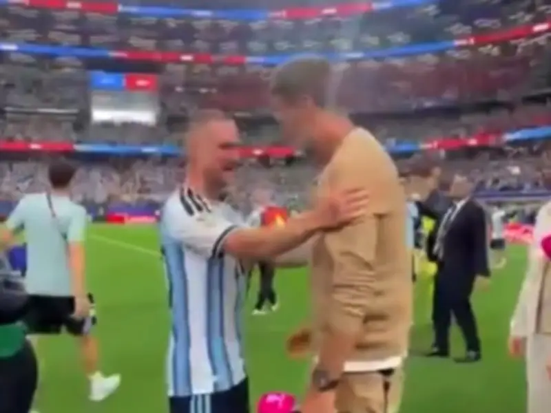 World Cup Fans Adore Jurgen Klopp After Viral Alexis Mac Allister Moment