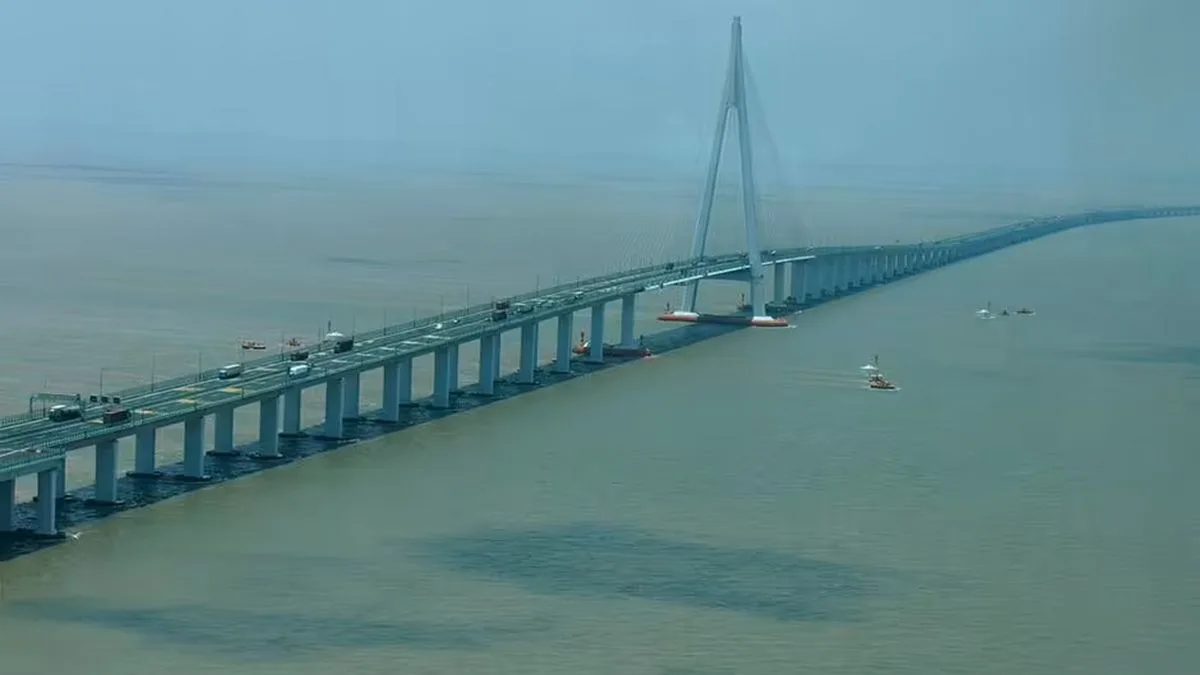 World's longest bridge spans 102 miles, takes two hours to cross