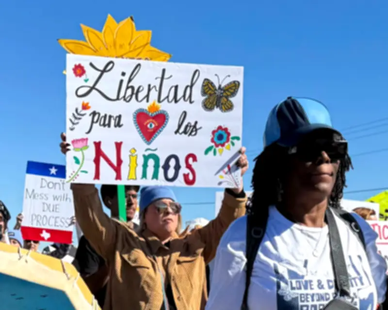 Wyden Accuses HHS of Plan to Deport 500 Migrant Children