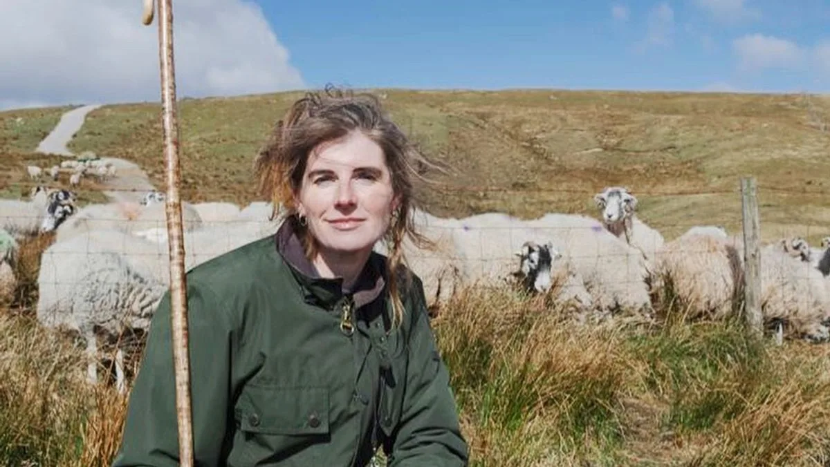 Yorkshire Shepherdess Amanda Owen Warns Fans of Scam