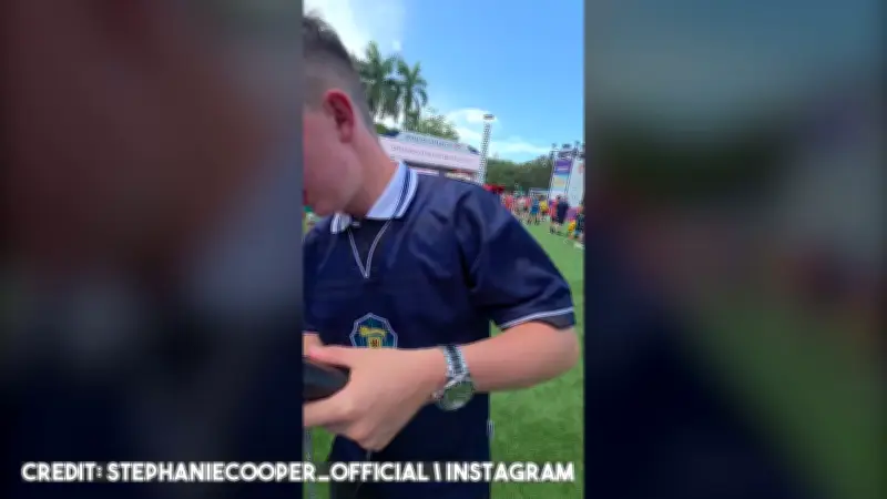 Young Scotland Fan Sells Kilt to American in Miami for $100 Profit