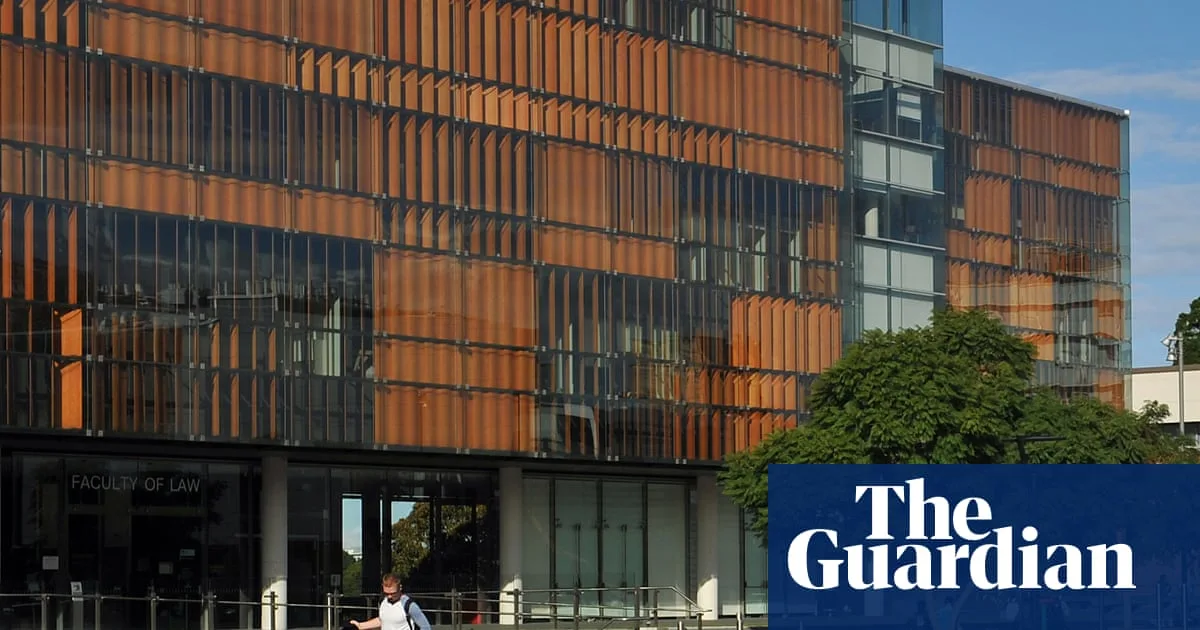 Labor's Student Debt Cut Plan Criticised as Unfair by Economists