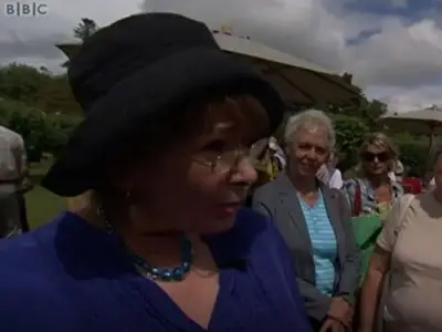Antiques Roadshow Guest Stunned as Dad's WWII Rolex Doubles in Value