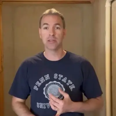 Ex-CIA Spy Warns Public WiFi Users: 'You're Out of Your Mind' Without VPN