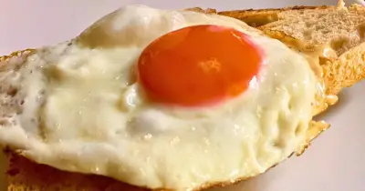 I Make Fried Eggs Tastier by Ditching Olive Oil and Butter for Chef’s 1 Simple Ingredient