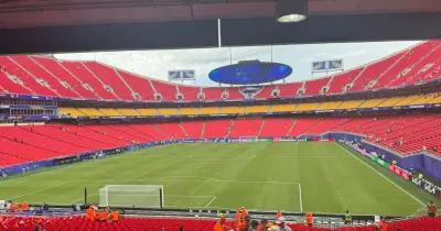 Lightning Chaos at Arrowhead Stadium: Fans Hide in Buses Before Tunisia vs Netherlands