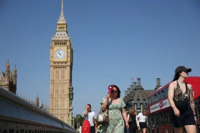 London Hottest June Day Ever: 36.4C at Heathrow Breaks 1957 Record