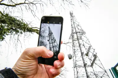 London mobile signal worsening due to antenna shortage and tall buildings