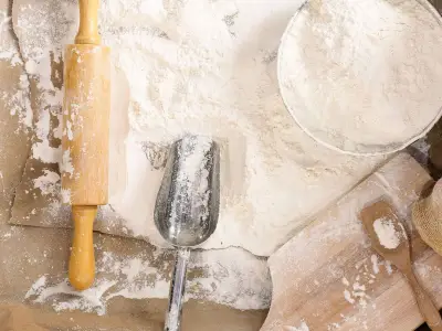 Plain Flour vs Self-Raising Flour: Key Differences Explained