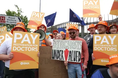 Resident doctors accept 6.6% pay deal, ending strike action in England