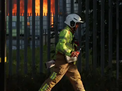 Widnes Recycling Centre Fire Declared Major Incident, 20 Fire Engines Deployed