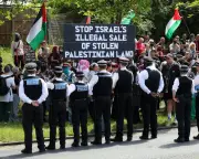 14 Arrested at Rival Protests Over Israeli Property Event in London