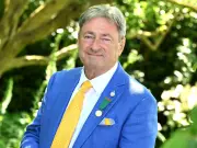 Alan Titchmarsh Urges Gardeners to Stop Using Sprays That Harm Wildlife