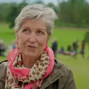 Antiques Roadshow Guest Stunned as £2.50 Charity Shop Brooch Valued at Thousands