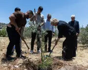 Archbishop of Canterbury Calls for End to Israeli Occupation of Palestine