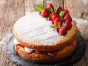 Baking Expert's Secret for Perfect Victoria Sponge: The Egg-Weighing Method