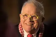 Books of Condolence Open for David Hockney in Bradford