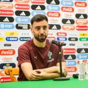 Bruno Fernandes Hints at Manchester United Stay Amid Transfer Speculation