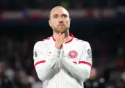 Christian Eriksen collapses again but is conscious and stable