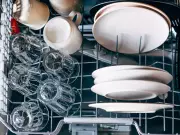 Clean Dishwashers Odour-Free with Bicarbonate and Vinegar Hack