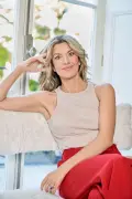 Day in the Life of Skincare Expert Inge Theron: Sauna, Cuddles, and AI Wellness