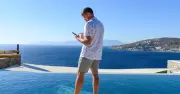 Doomscrolling and phone use costing Brits precious family memories, study shows