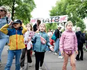Dutch Walking Ritual May Explain Children's Happiness and Health