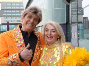 Fans Spend £2,500 on VIP Meet and Greet with Barry Manilow, Then Denied Entry Over Outfit